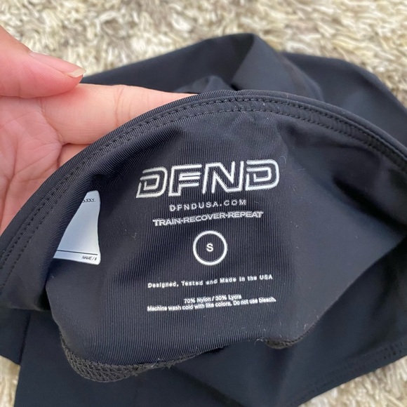 DFND ACTIVE MID RISE WOMEN'S COMPRESSION SHORT NEW Size Small - Picture 6 of 7